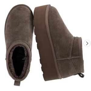 Cushionaire platform uggs in brown suede